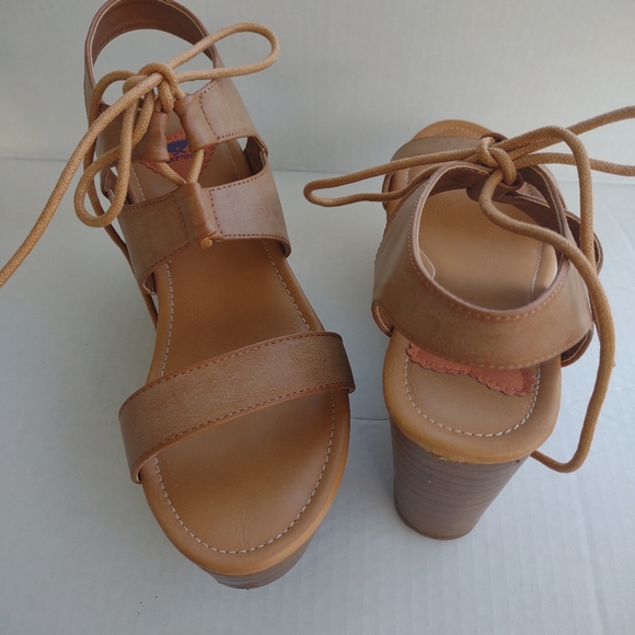 Rocket Dog Wedge Sandals - Picture 8 of 9